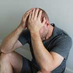 フィナステリドの副作用、45歳以下では自殺傾向・うつとの関連が顕著